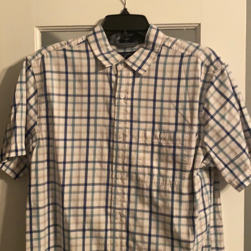 Even tide button down shirt new